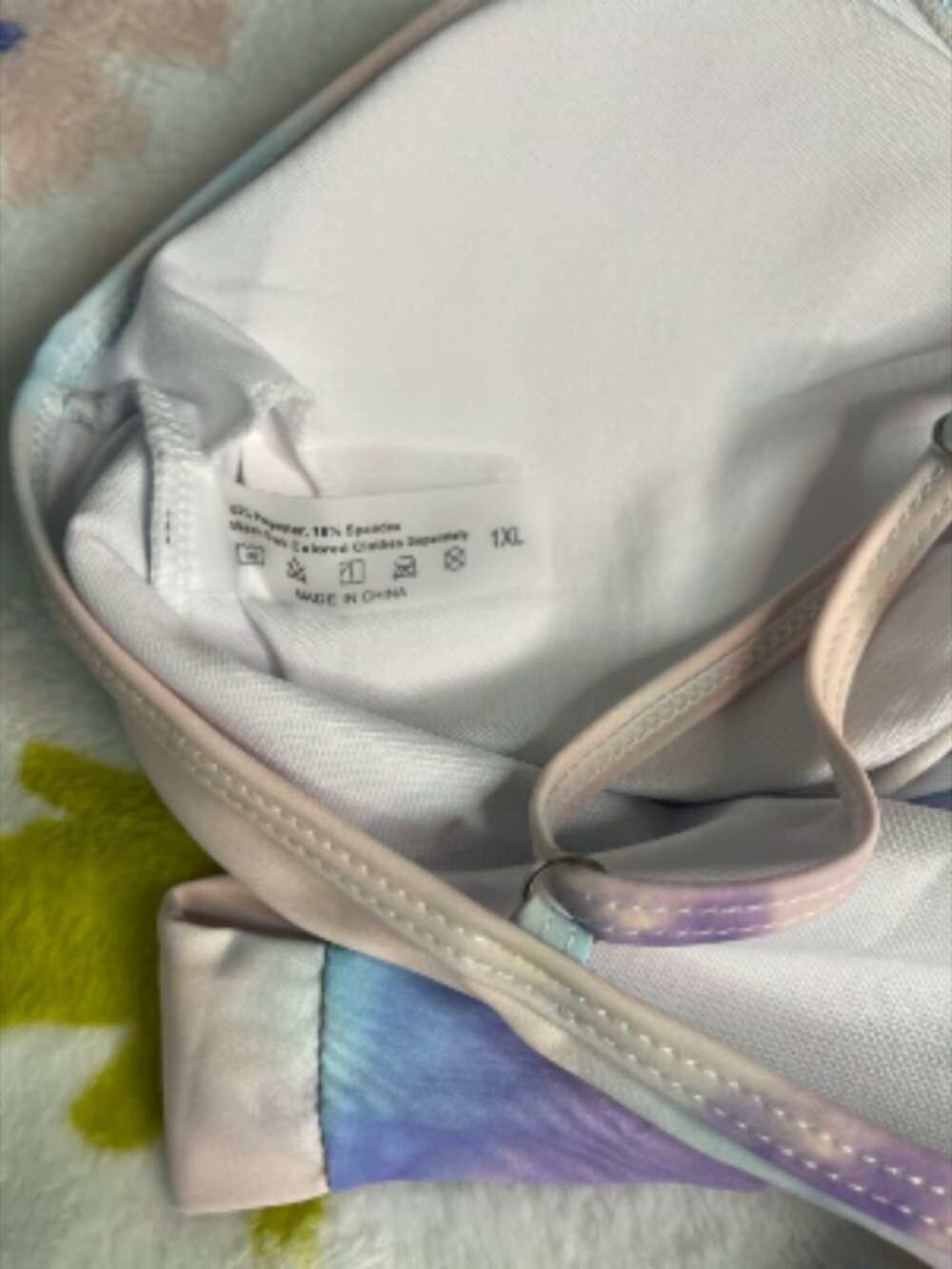 Bikini - Picture 3 of 5